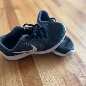 Nike Running Shoes | Youth 3.5